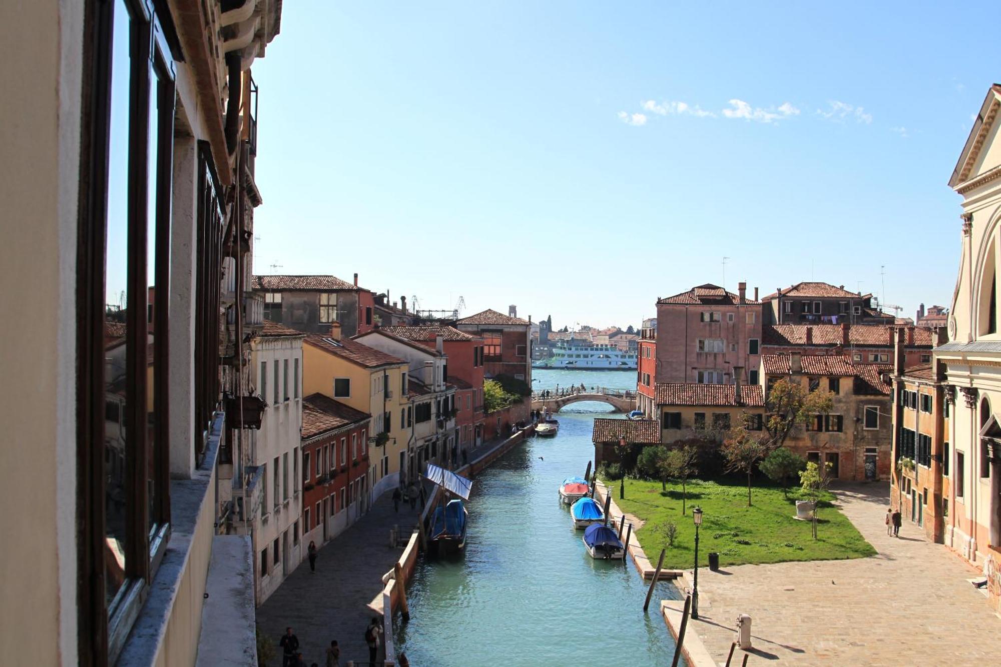 Palazzo Guardi Hotel Venice Exterior photo